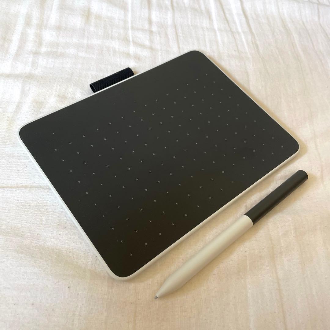 Wacom One ペンタブレット　(S:スモール)