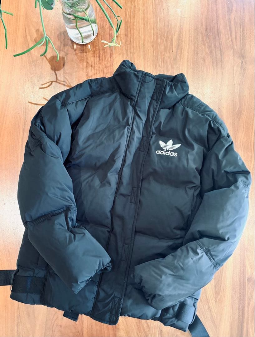 美品 adidas Originals ダウン 黒 ベルト付き　アディダス
