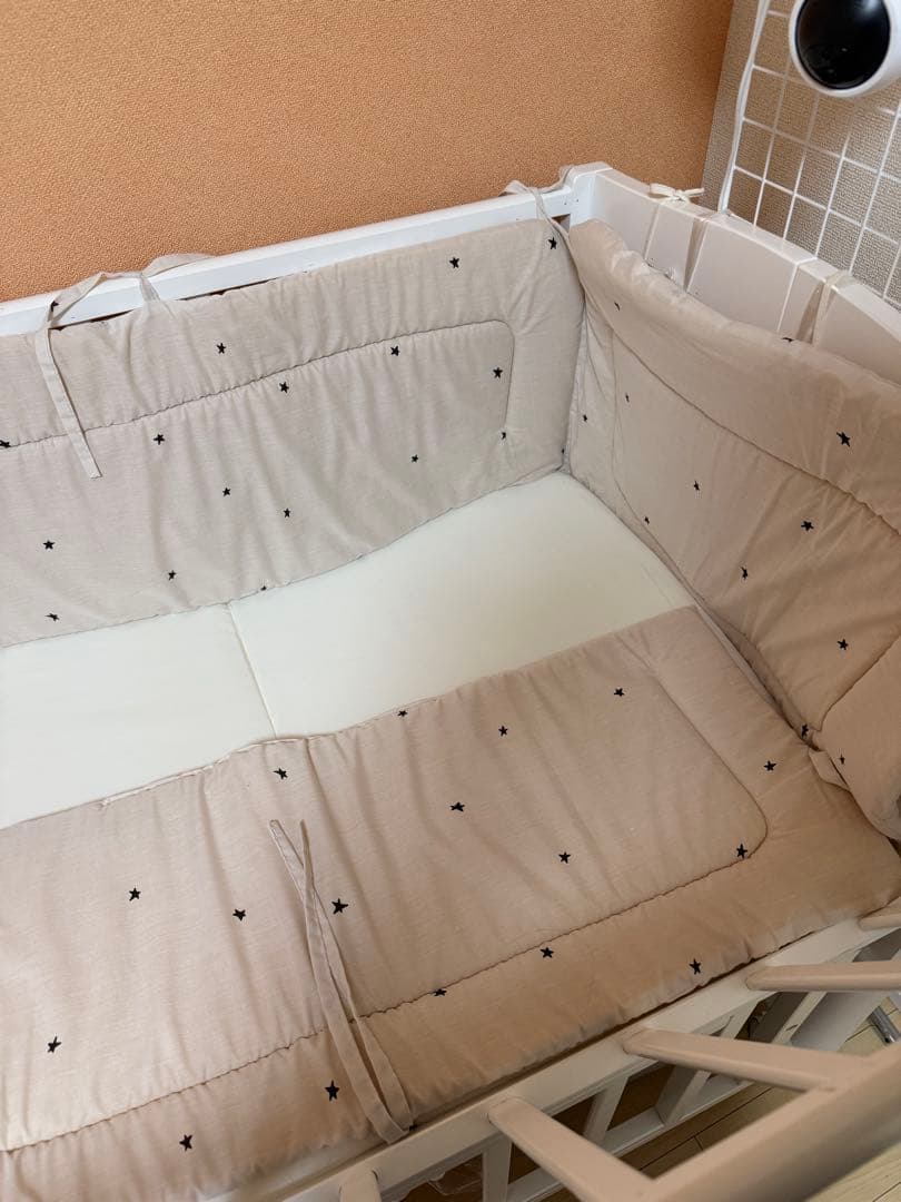 カトージ　ベビーベッド　折り畳み　3段高さ調節　ホワイト　白　ミニ　木製