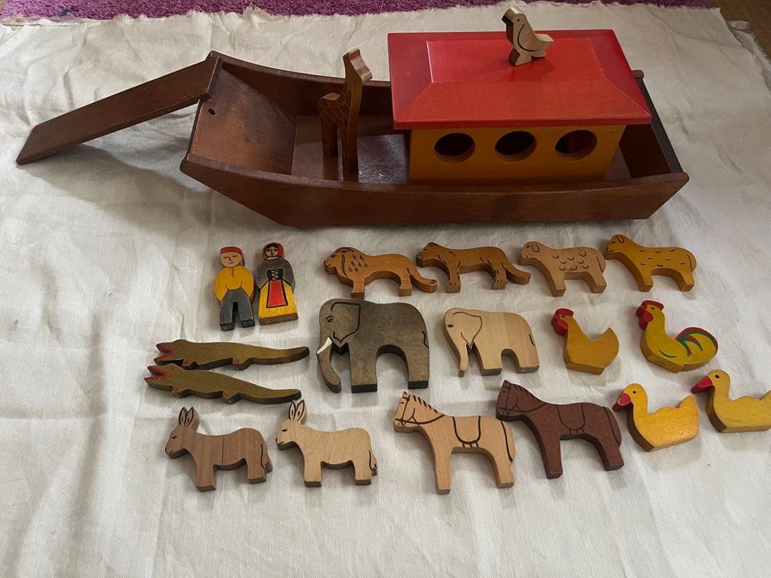 スイス　アルビスブラン社　ノアの方舟　木製玩具　スイス最古の玩具メーカー