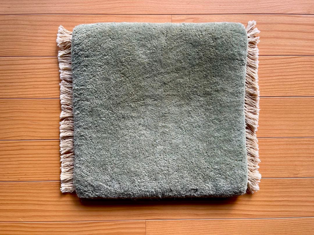 【未使用品】MUNI CARPETS チェアラグ　モスグリーン