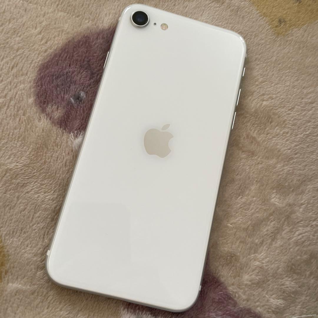 iPhone SE2 ホワイト 本体 SIMフリーバッテリー82%