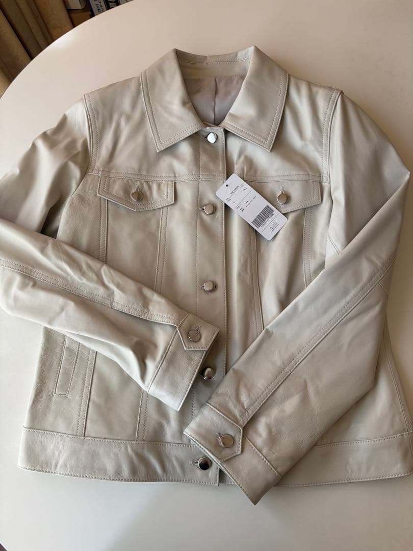 新品タグ付き 羊革 レザージャケット オフホワイト　Lサイズ