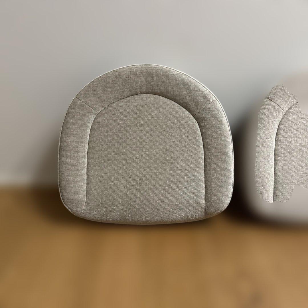 激安美品　飛騨産業　クレセントアームチェア　座面 スピリットベージュ　１枚