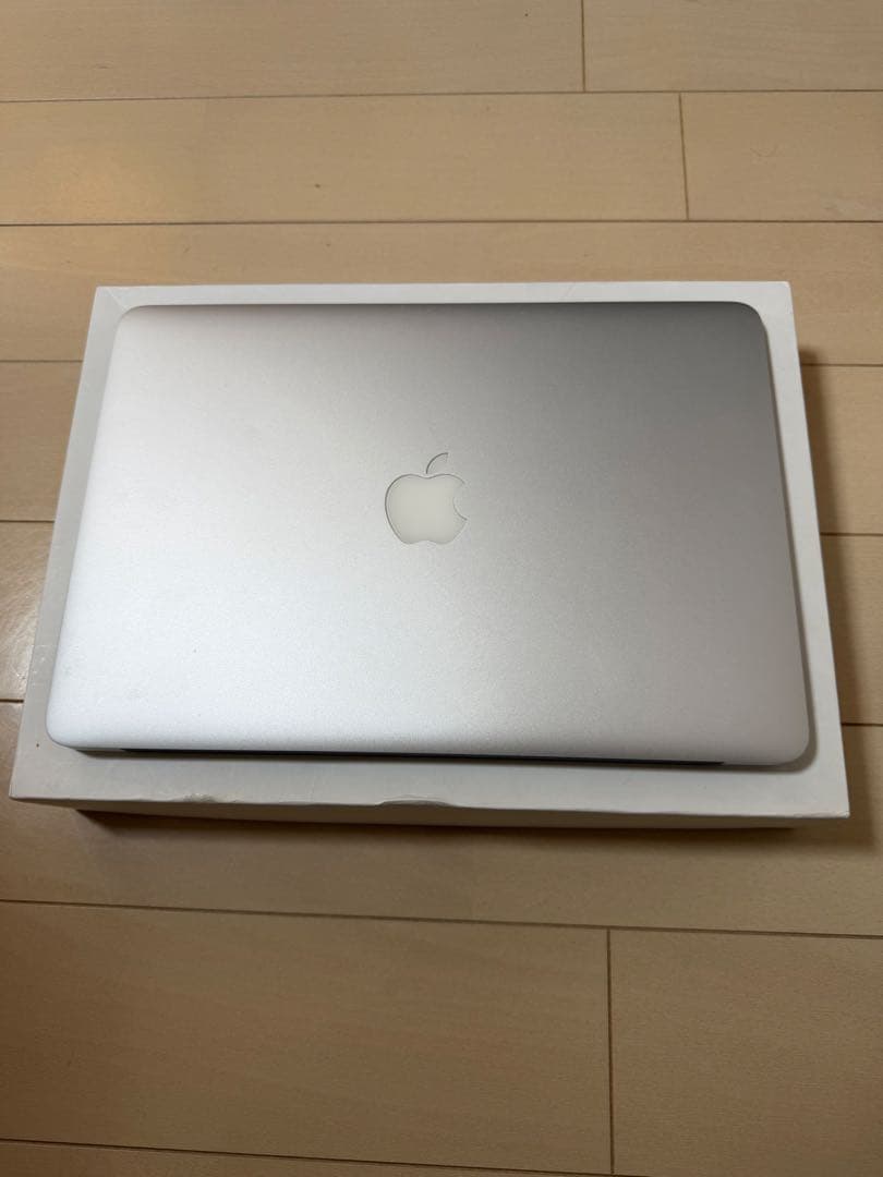 MacBook本体 Apple MacBook Air 13-inch, Early 2015