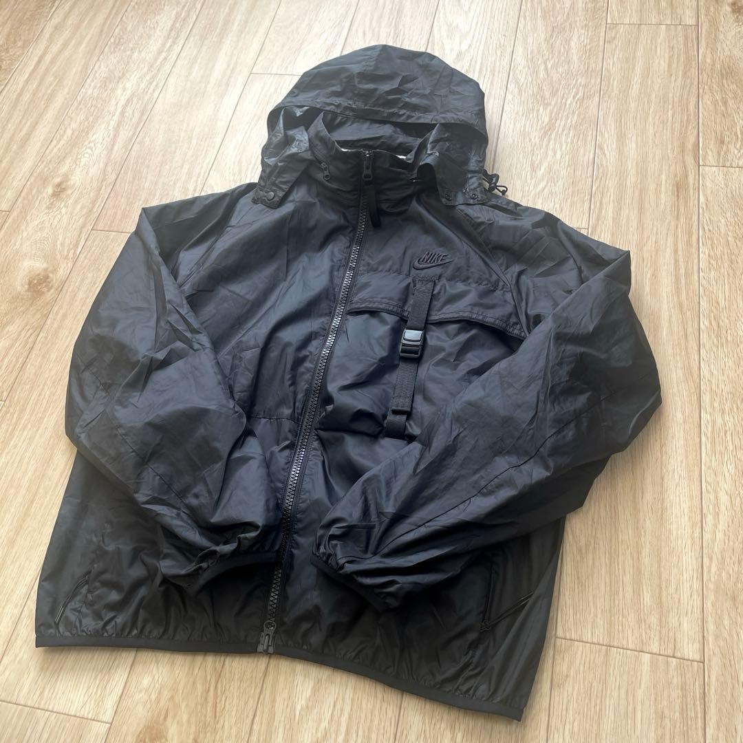 NIKE マットブラック テック系 ナイロンジャケット 短丈 シェルパーカー M