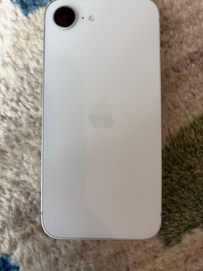 iPhone 16e 128GB ホワイト SIMフリー 美品 付属品完備