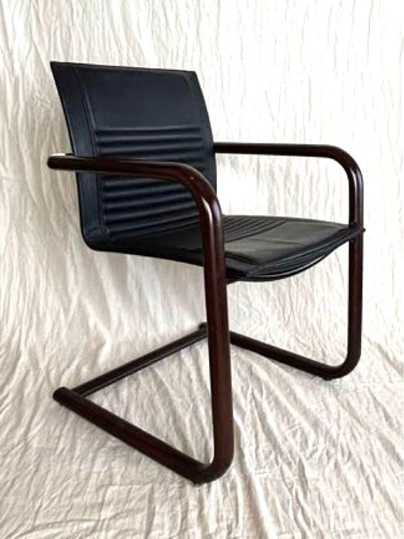 Dreipunkt ドライプンクト　木製カンチレバーチェア