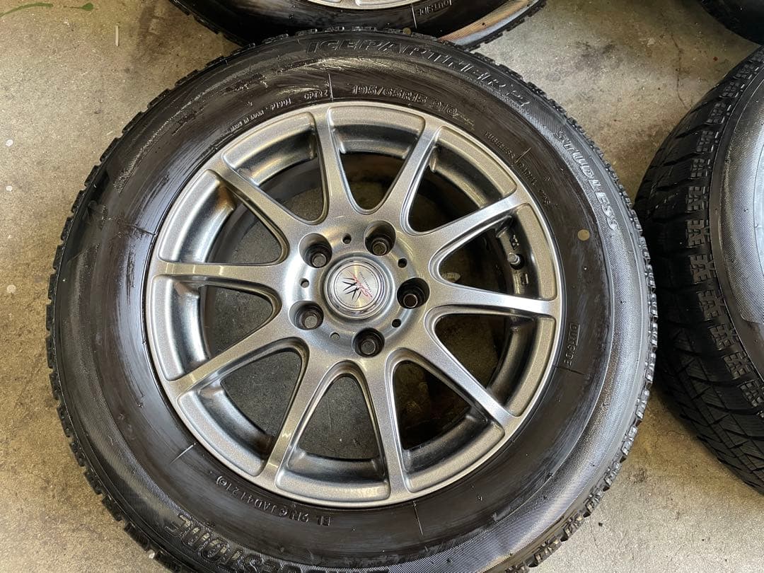 Richard Yatsu 様25.26.27セレナ用　195/65R15