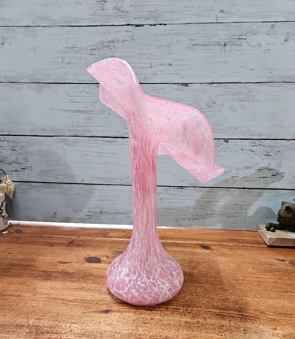 フランスアンティーク オパリンガラス クリシー 大振りのフリル 花瓶 花器