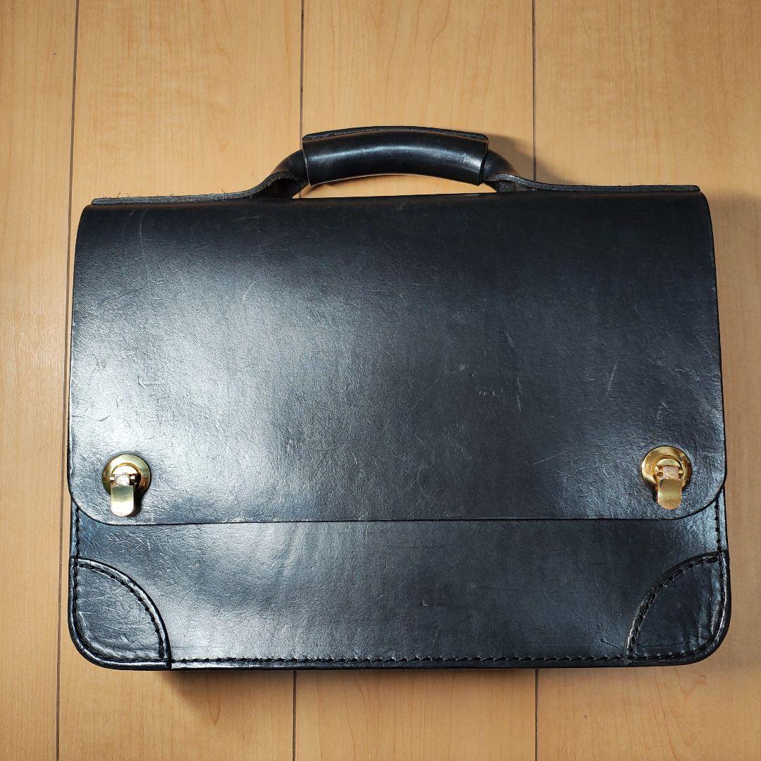 ヘルツ　herz　シンプルな顔立ちのブリーフケース(BC-1)