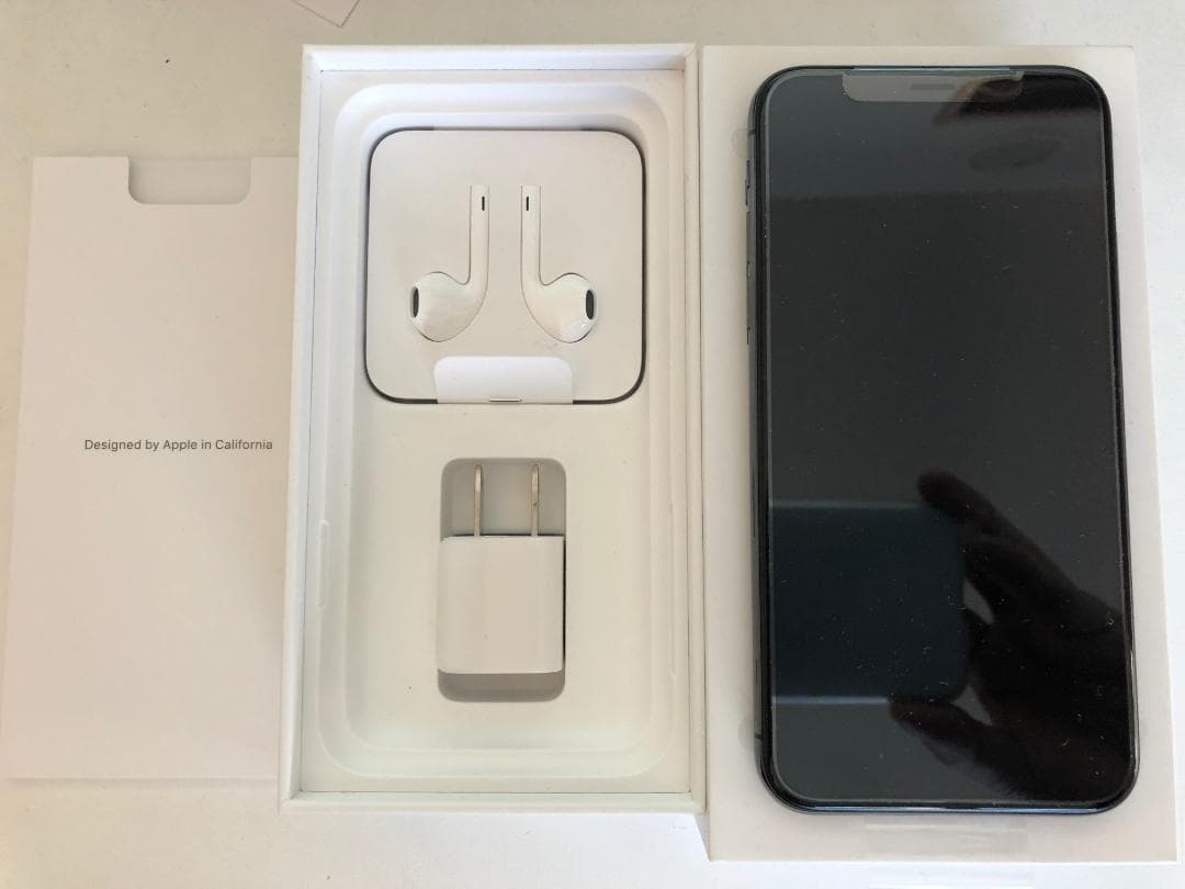 iPhone X シルバー 64 GB(SIMロック解除済）【新品未使用】