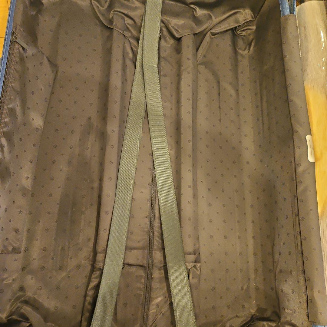 RIMOWA　スーツケース　エッセンシャル