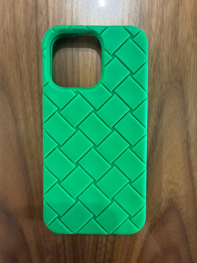 BOTTEGA VENETA グリーン iPhone13pro ケース