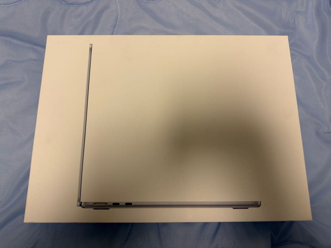 美品 MacBook Air 13.6インチ M4 スカイブルー