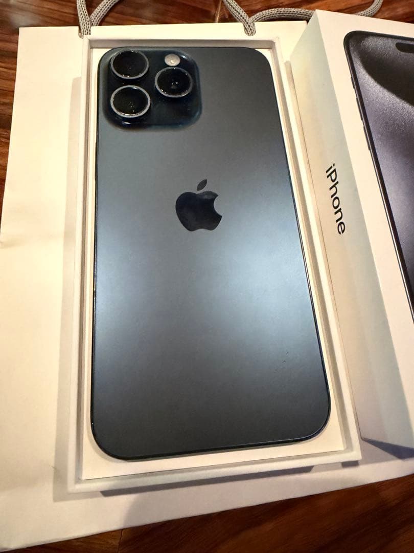 iPhone15promax 256GB simフリー　ブルーチタニウム