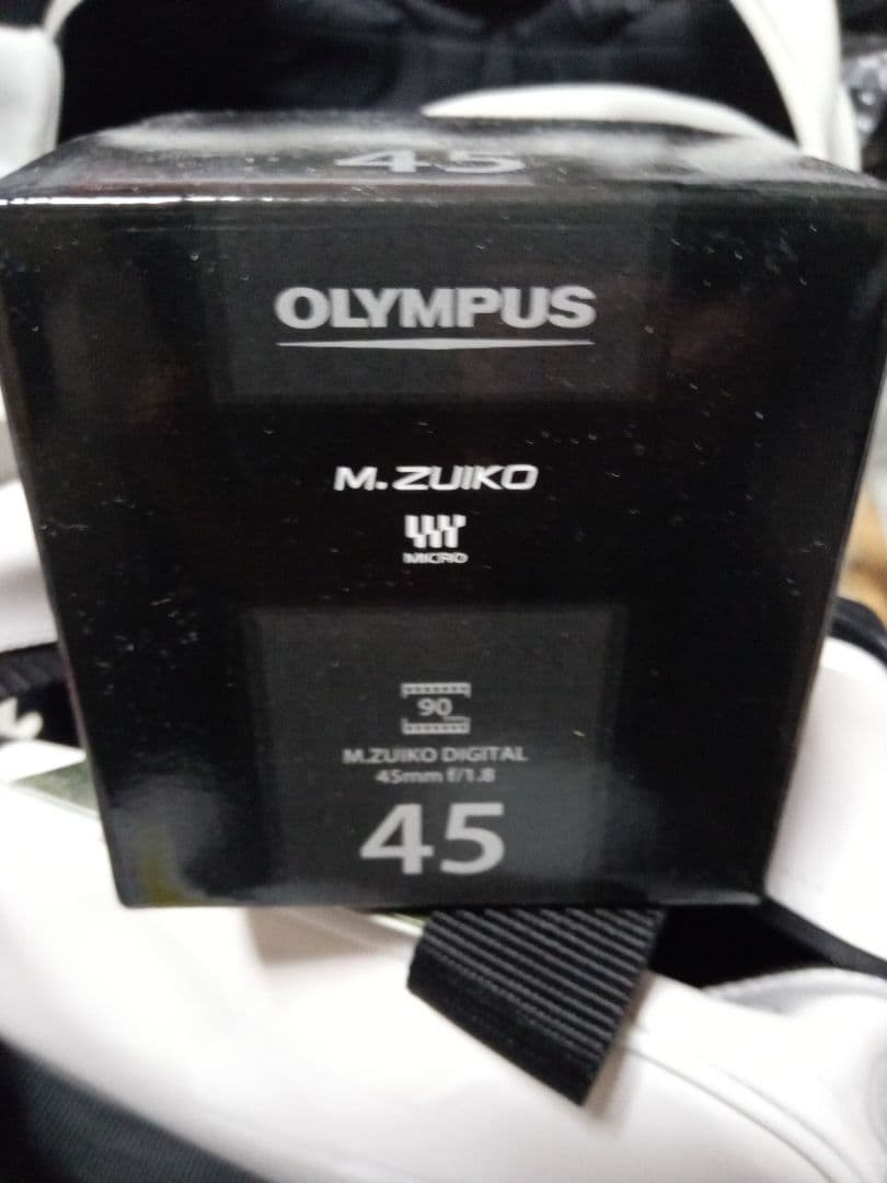 OLYMPUS M.ZUIKO DIGITAL 45mm フード、プロテクター