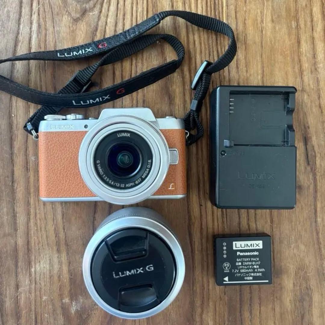 デジタルカメラ　LUMIX DMC-GF7