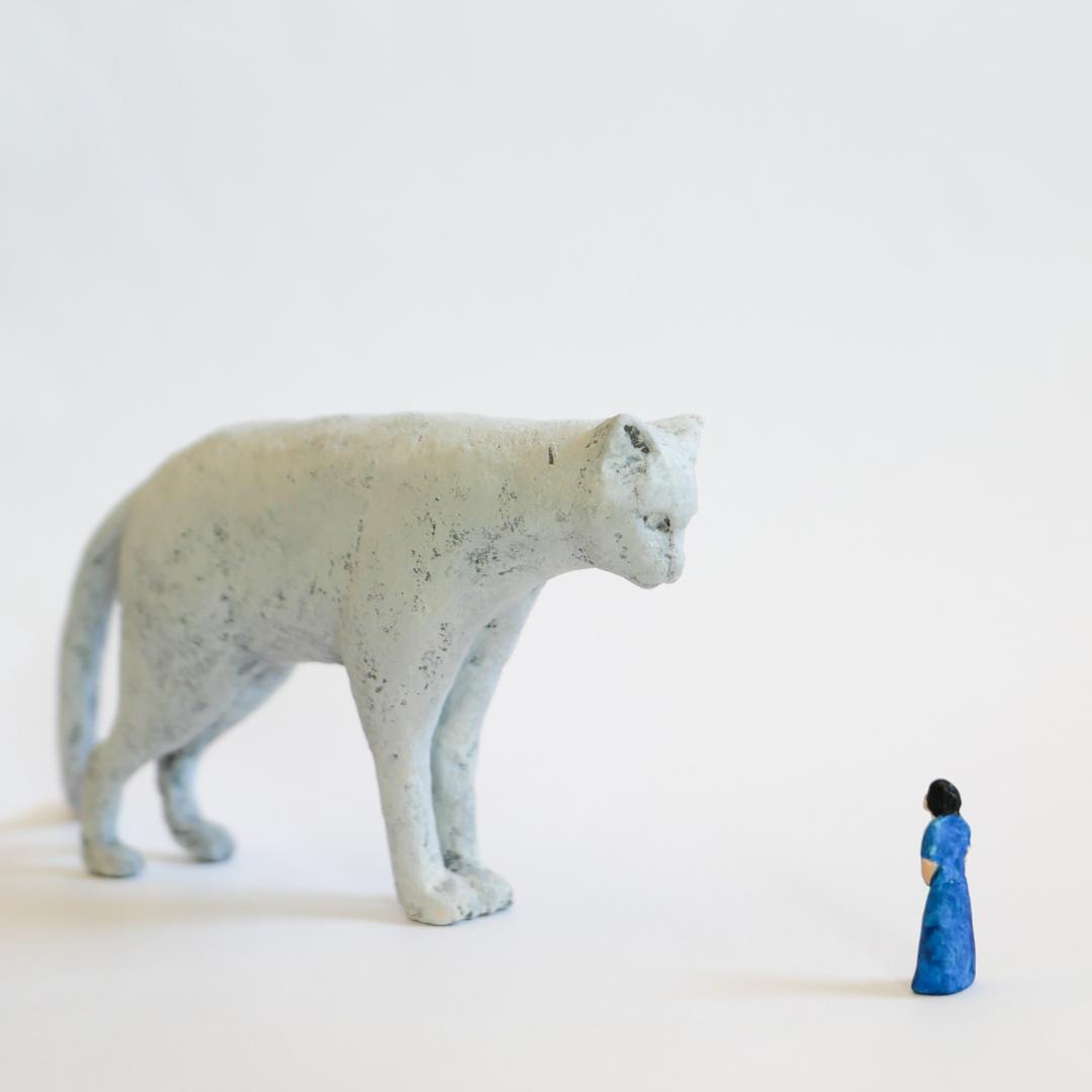 み*い様 八窪章吾 Shogo Hachikubo 猫と水色の女性