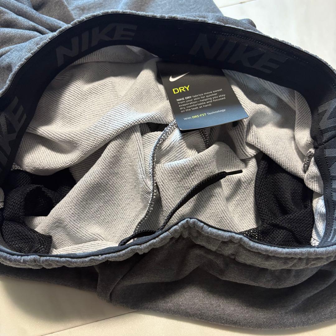 新品　NIKE ナイキ　ジャージ　セットアップ　ドライフィット　刺繍 上下