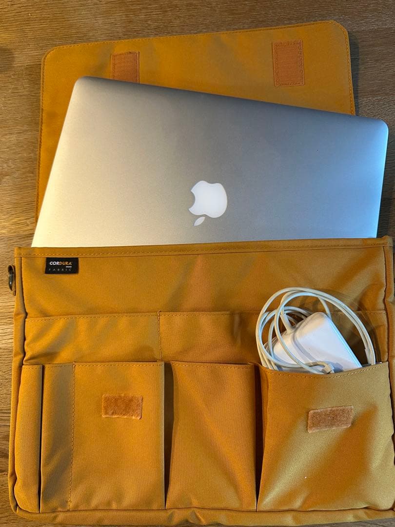 MacBookAir 13インチ Early 2015シルバー