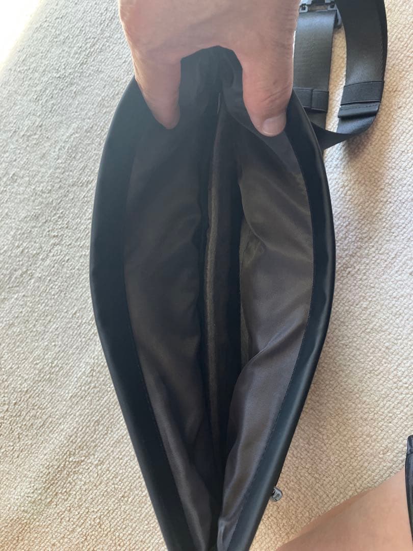 ブラック メッセンジャーバッグ 防水