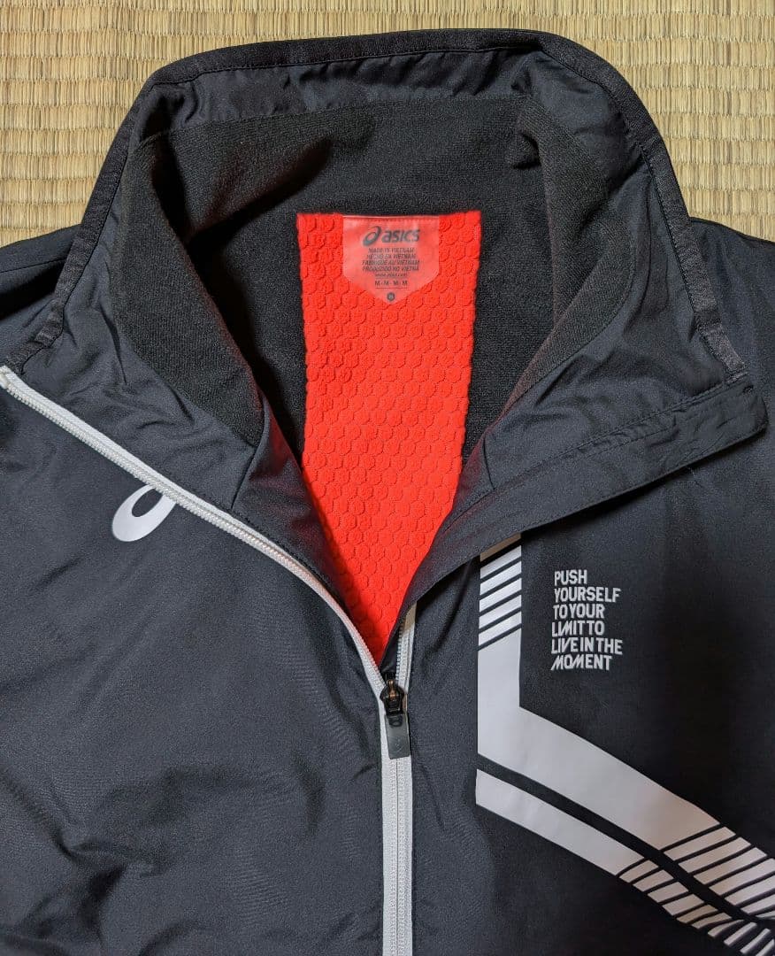ASICS ウィンドブレーカー ブラック