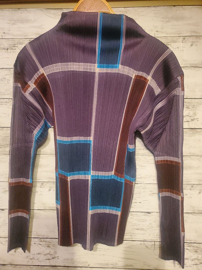 ISSEY MIYAKE プリーツプリーズ 長袖 ハイネックトップス