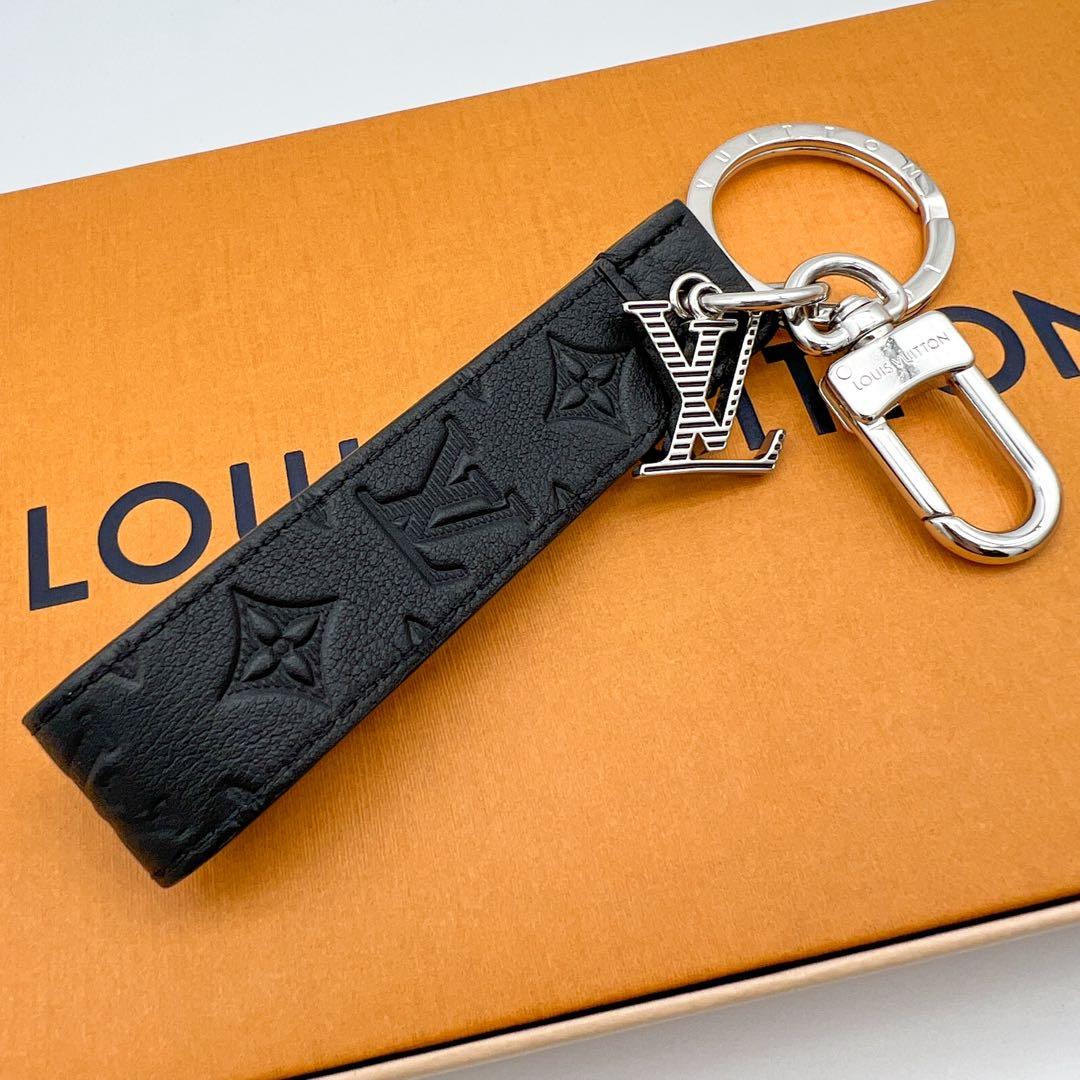【使用わずか】ヴィトン モノグラム シャドウ キーホルダー ドラゴンヌ