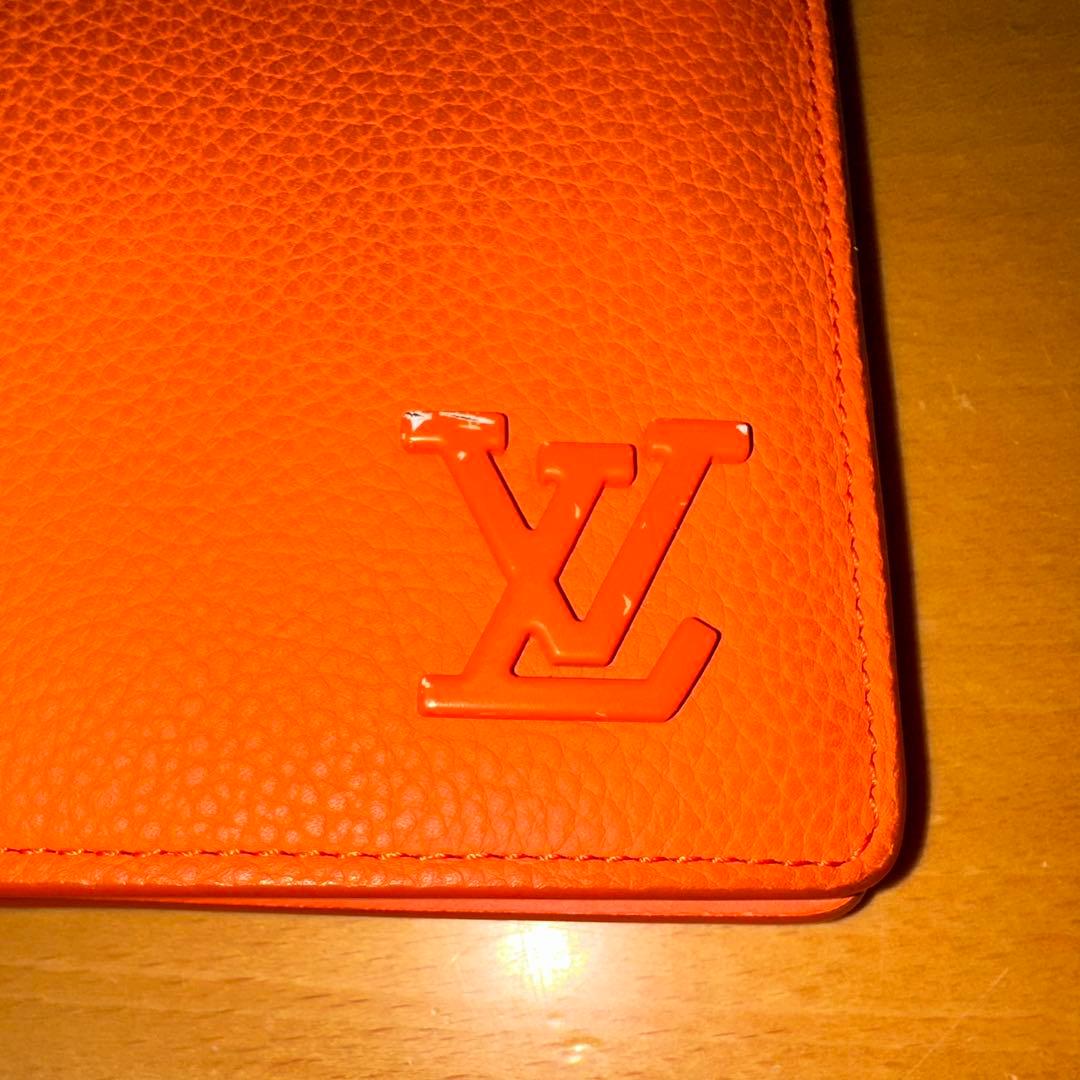ルイヴィトン　メンズ　長財布　オレンジ