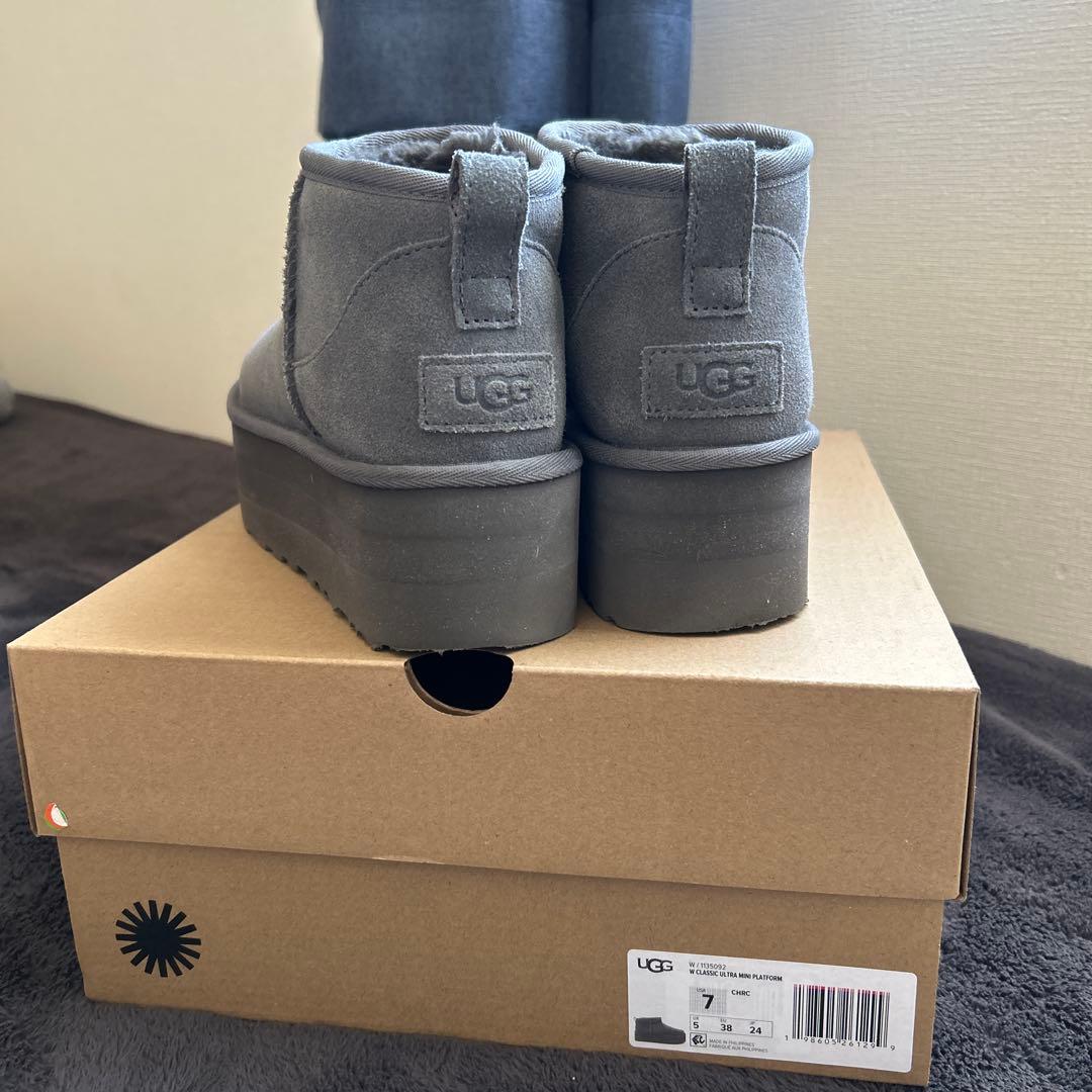 正規品　UGG クラシック ウルトラ ミニ　プラットフォーム　24CM
