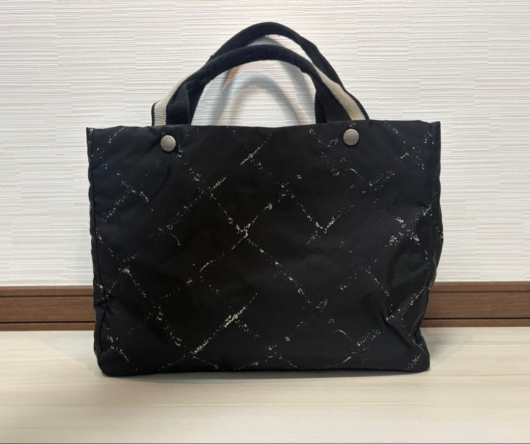 CHANEL の旧トラベルライントートバッグ　ブラック