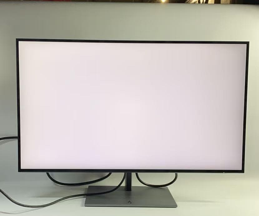 で*号様 HP Z27u G3 27インチ モニター Type-C