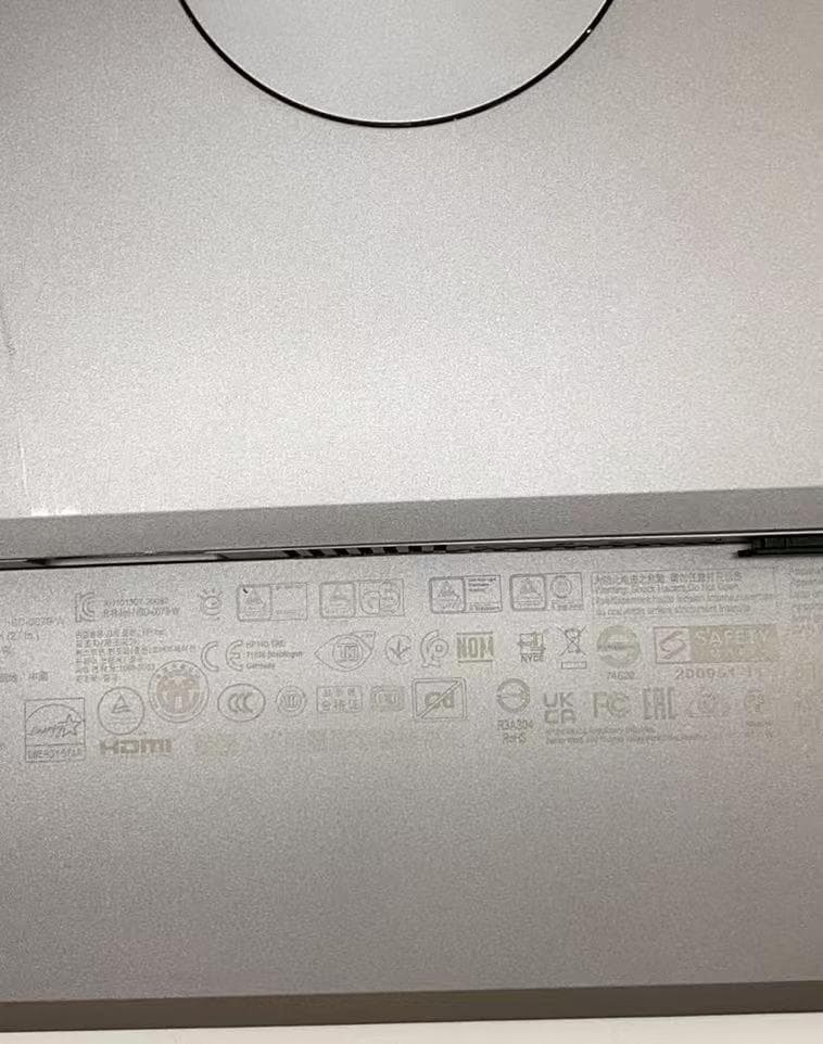 で*号様 HP Z27u G3 27インチ モニター Type-C