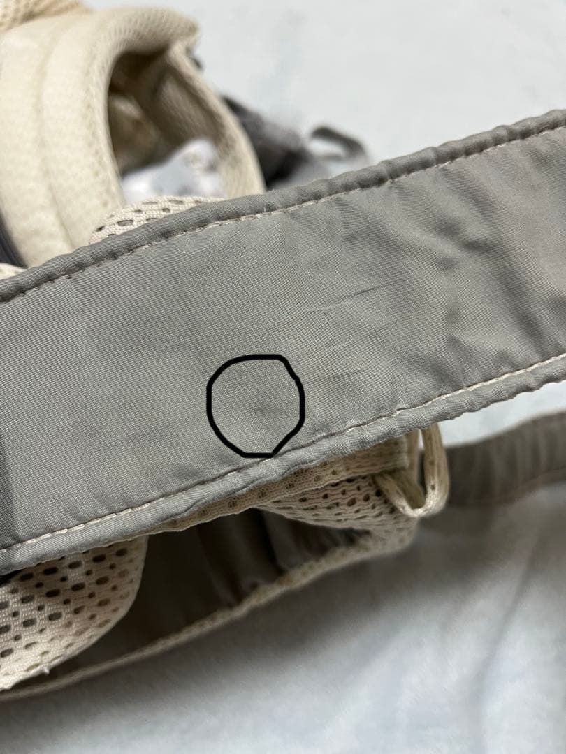 ベビービョルン　ハーモニー　抱っこ紐 クリーム　メッシュ　専用スタイ付き