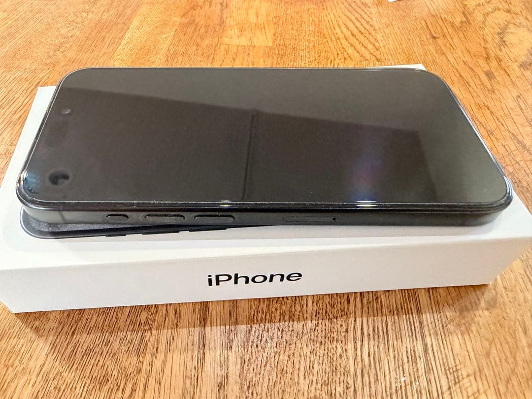 超美品Apple iPhone 15Pro ブラックチタニウム 512GB