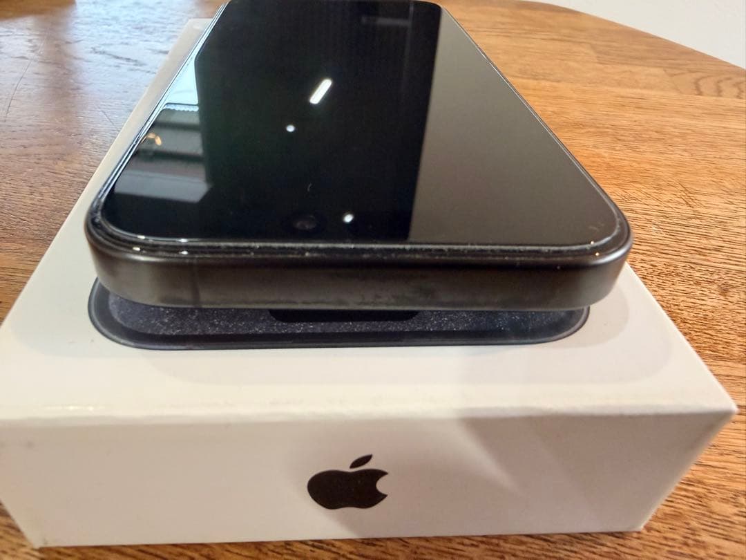 超美品Apple iPhone 15Pro ブラックチタニウム 512GB