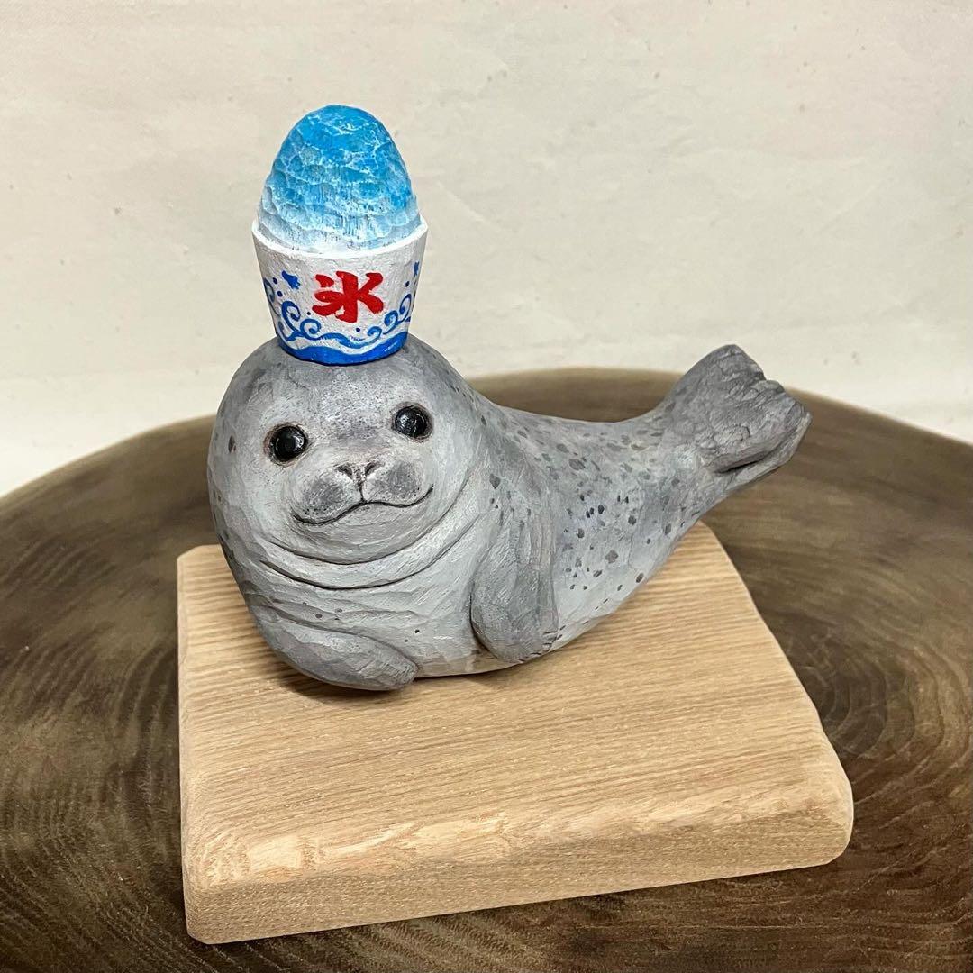 木彫りのアザラシ