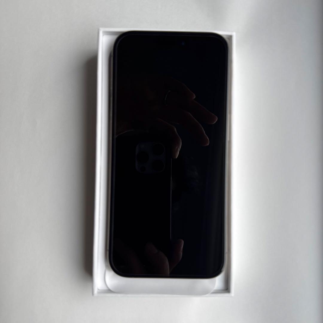 【値下げ中】『美品』iPhone 15 Pro ナチュラルチタニウム 128GB