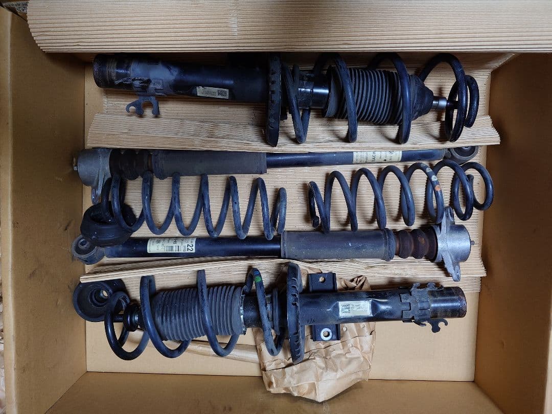 フォルクスワーゲン　ポロ　GTI　6R　純正サスペンション　ショックアブソーバー