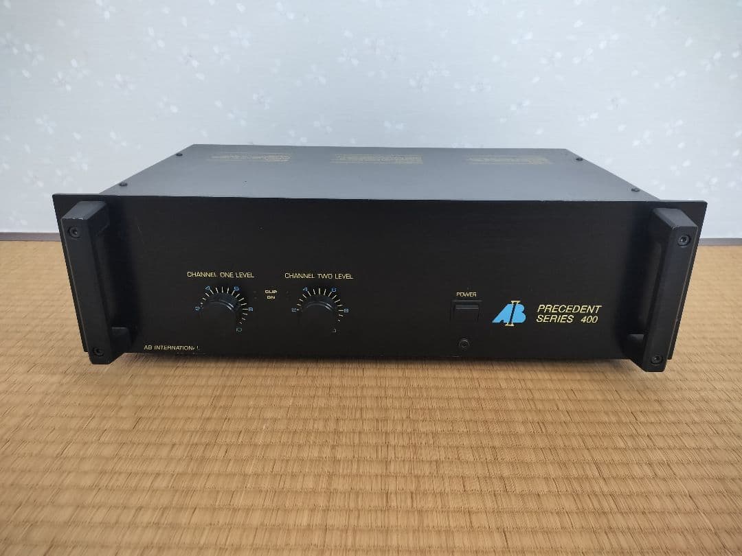 AB INTERNATIONAL パワーアンプ