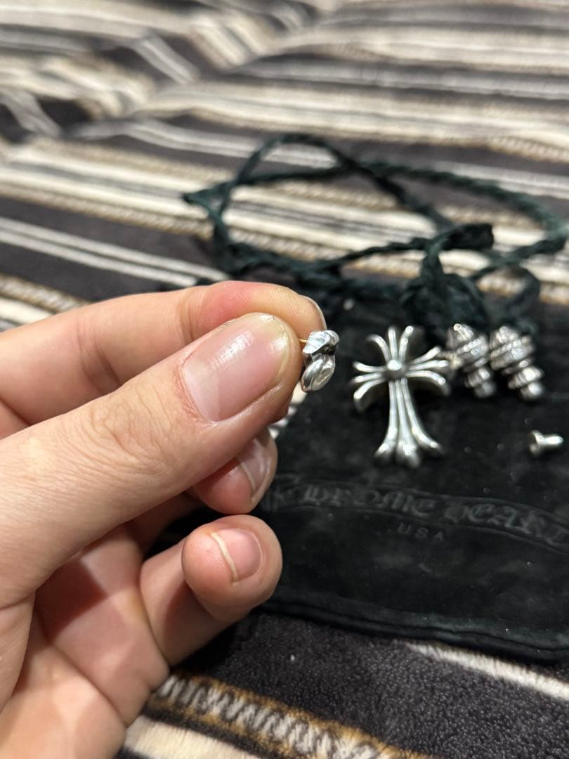 あ*く様 CHROME HEARTS スモール CHクロス レザーとピアス