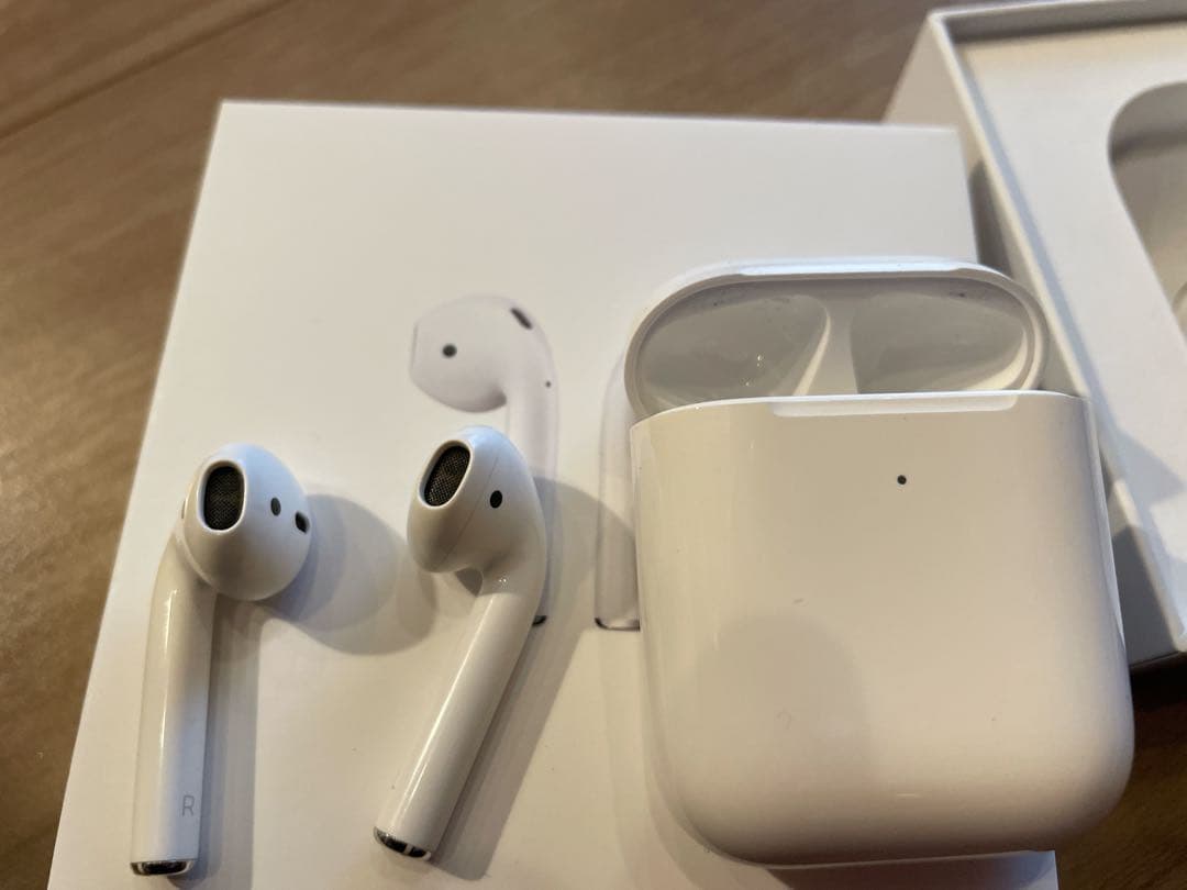 【値下げ】AirPods 本体 ワイヤレス充電ケース付き