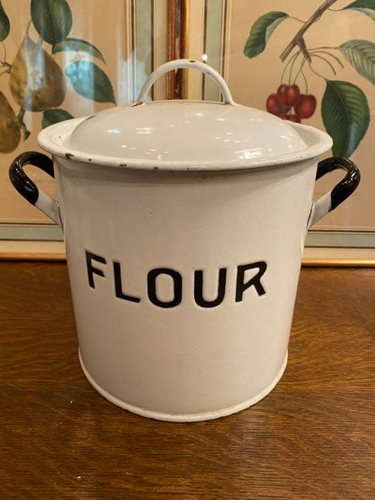 イギリス　アンティークフラワー缶