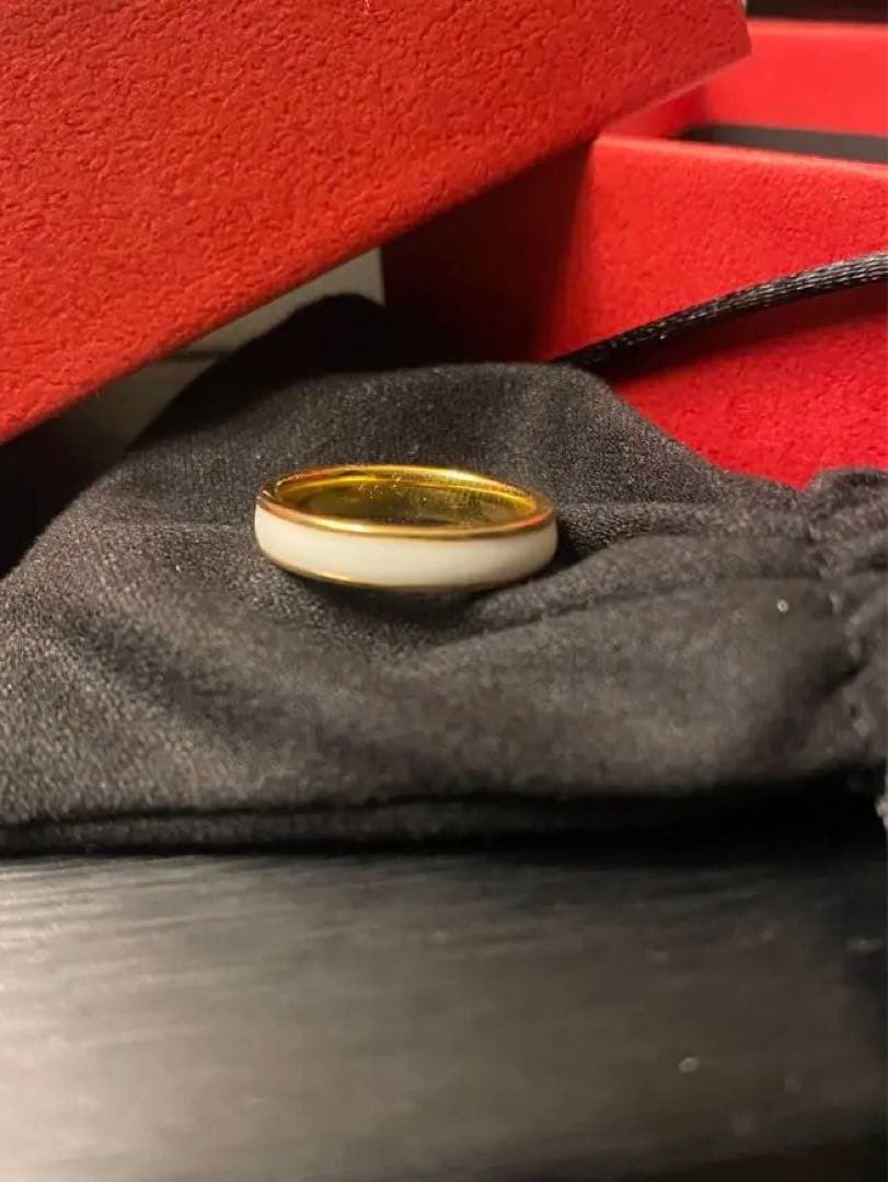 atelier rouge ホワイト×ゴールド　リング 彩帯