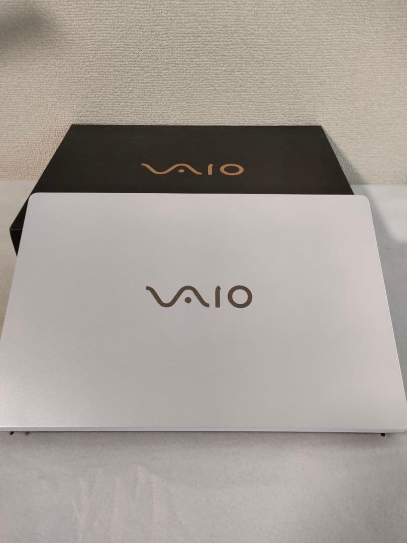 VAIO ノートPC シルバー　VJS111D12N