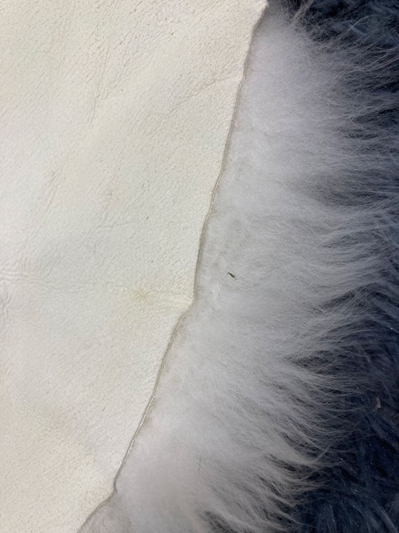 本物ムートンラグ２匹物　羊毛皮　ニュージーランド産　ホワイト