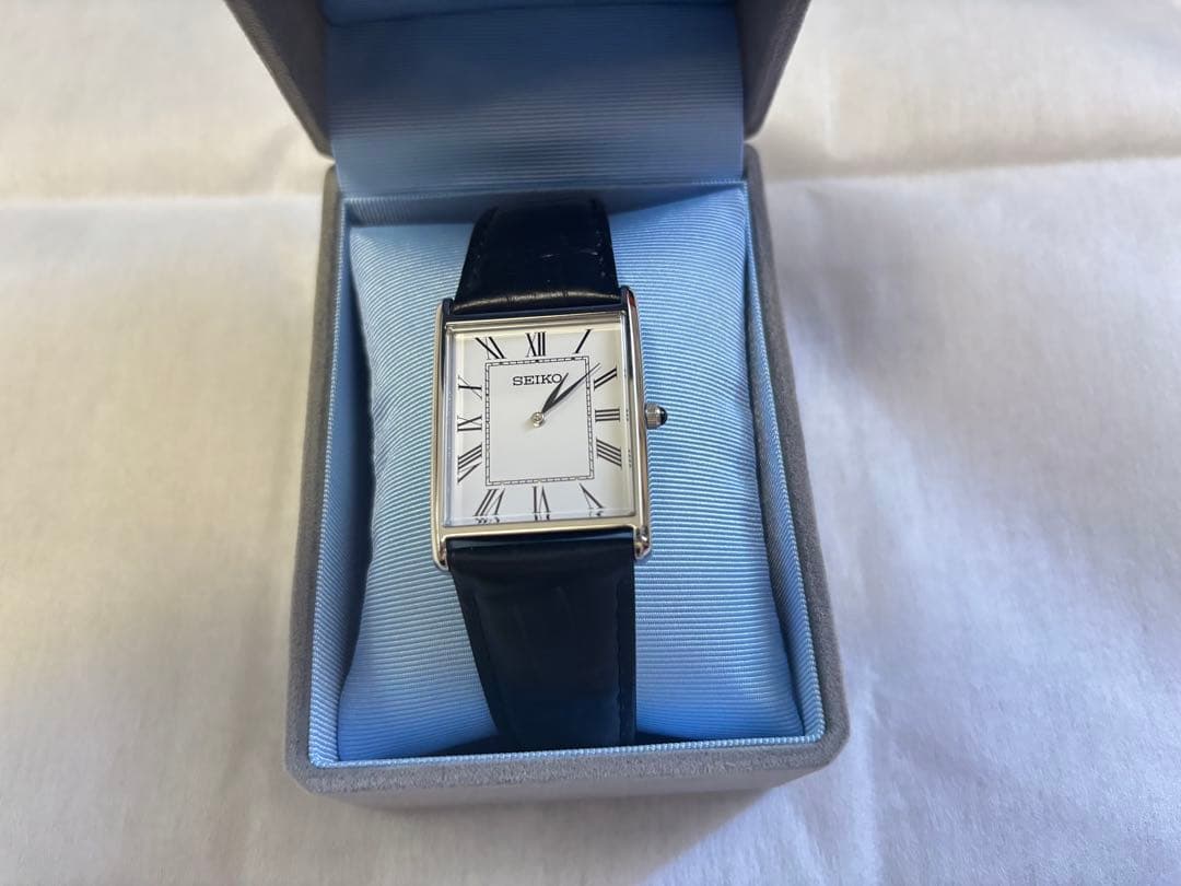 SEIKO タンク型（型番 4N30-0GD0）