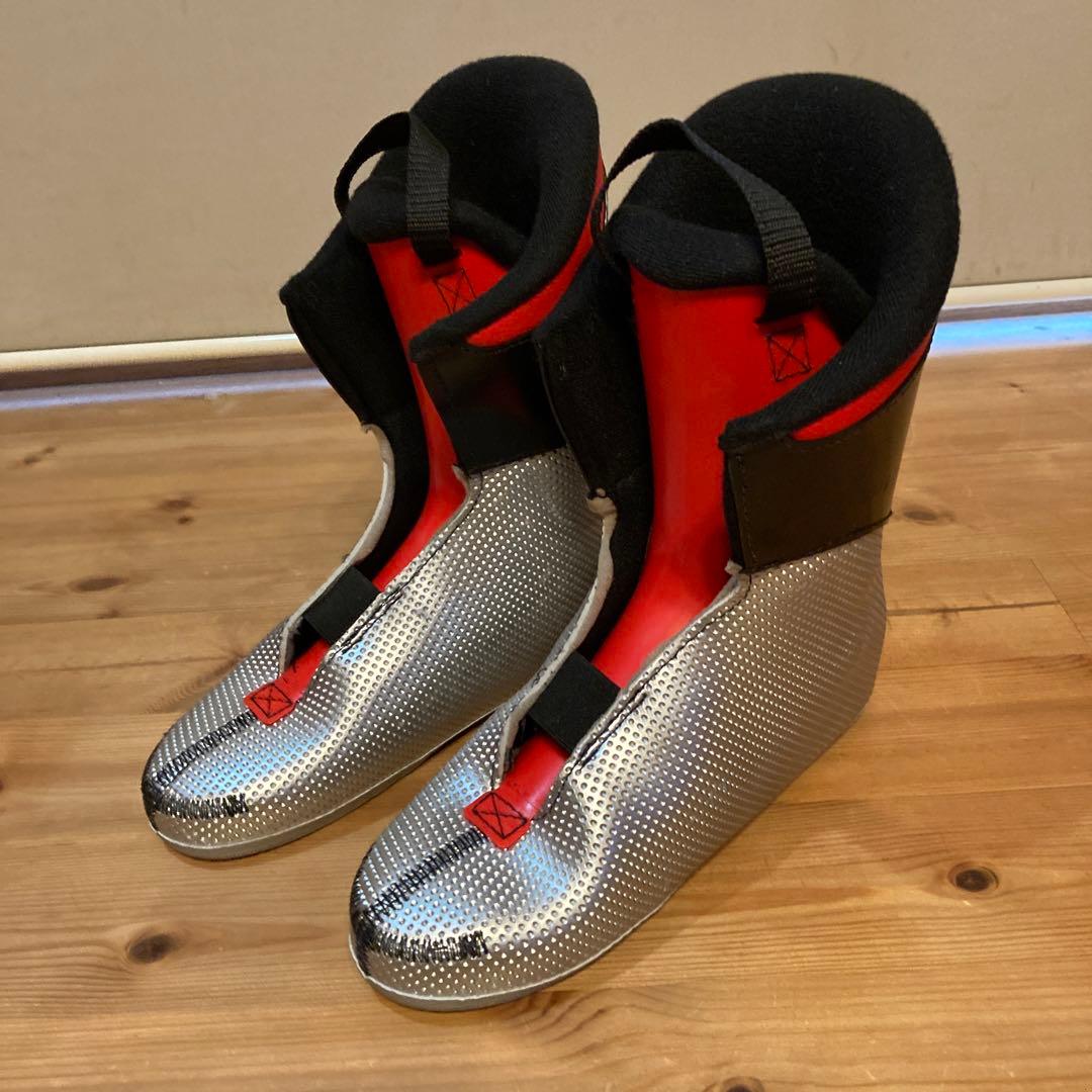 【とみー】ATOMIC 子ども用 スキーブーツ 25.0-25.5