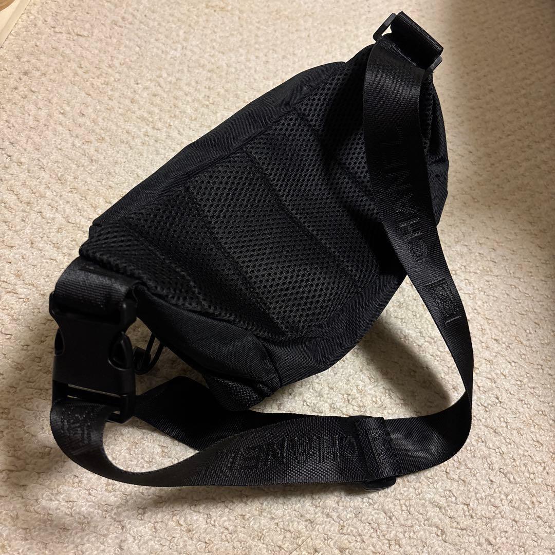 シャネル ノベルティ ボディバッグ 黒